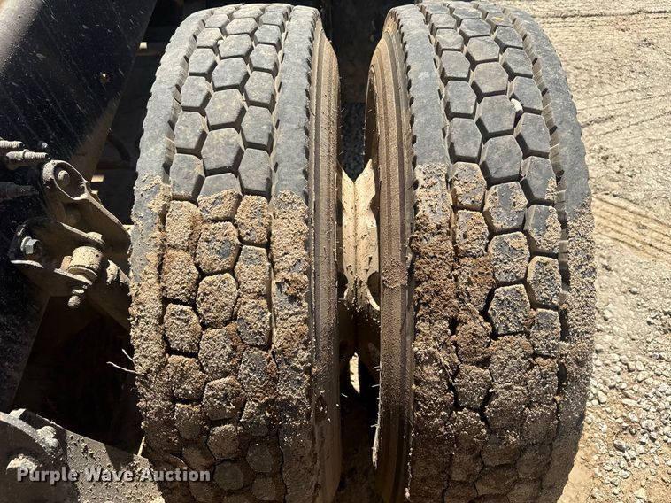 image for item EC3510 2014 Caterpillar CT660 dump truck