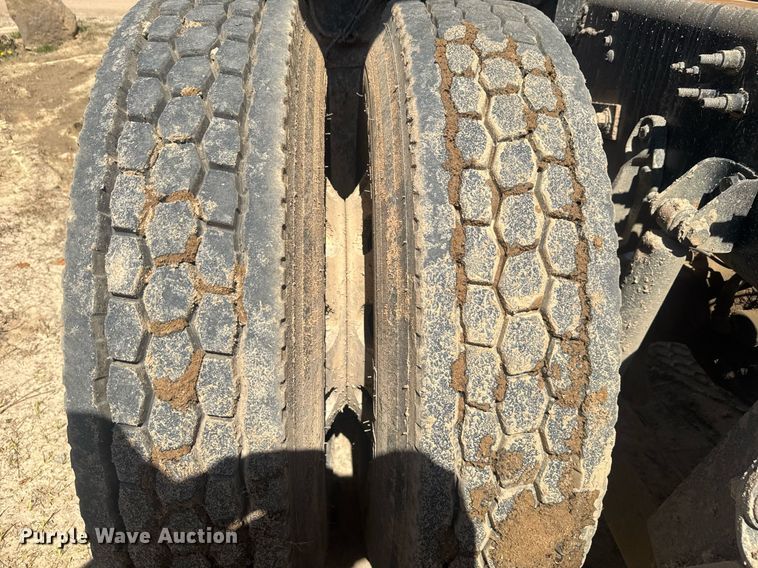 image for item EC3510 2014 Caterpillar CT660 dump truck