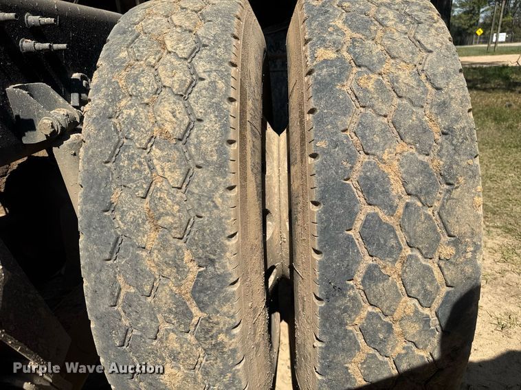 image for item EC3510 2014 Caterpillar CT660 dump truck