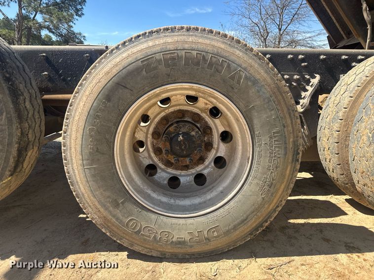 image for item EC3510 2014 Caterpillar CT660 dump truck