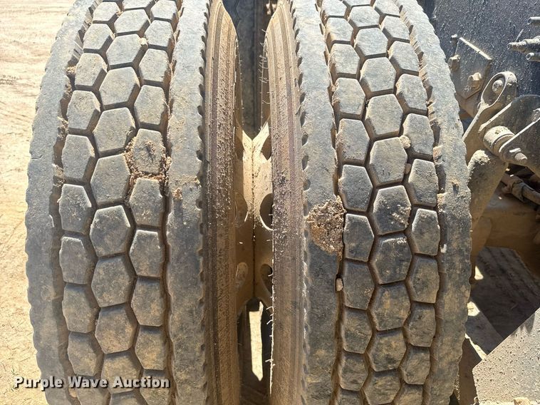 image for item EC3510 2014 Caterpillar CT660 dump truck