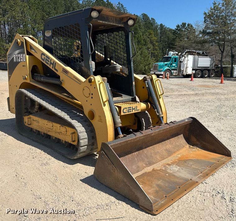 image for item EC3520 Gehl RT250 tracked skid steer loader