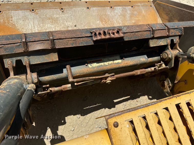 image for item EC3520 Gehl RT250 tracked skid steer loader