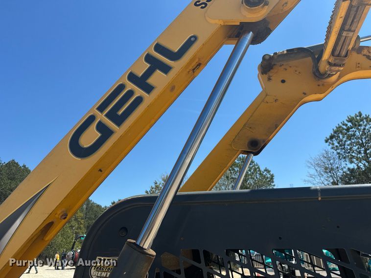 image for item EC3520 Gehl RT250 tracked skid steer loader