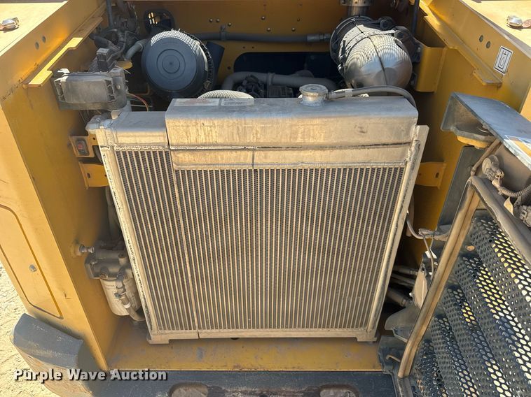 image for item EC3520 Gehl RT250 tracked skid steer loader