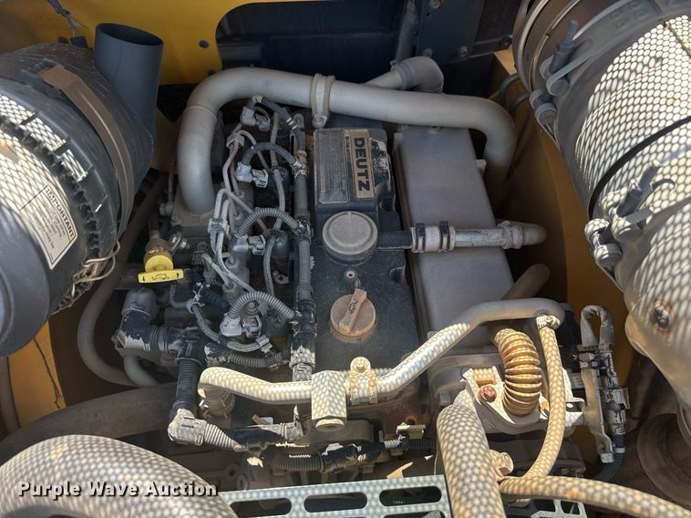 image for item EC3520 Gehl RT250 tracked skid steer loader