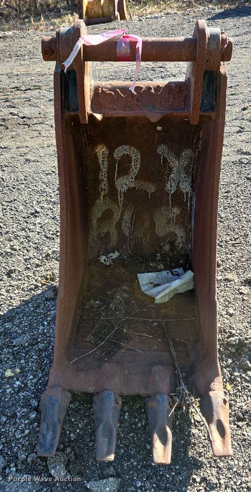 image for item EC4039 Caterpillar excavator bucket