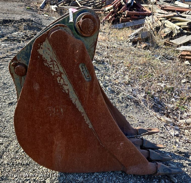 image for item EC4039 Caterpillar excavator bucket