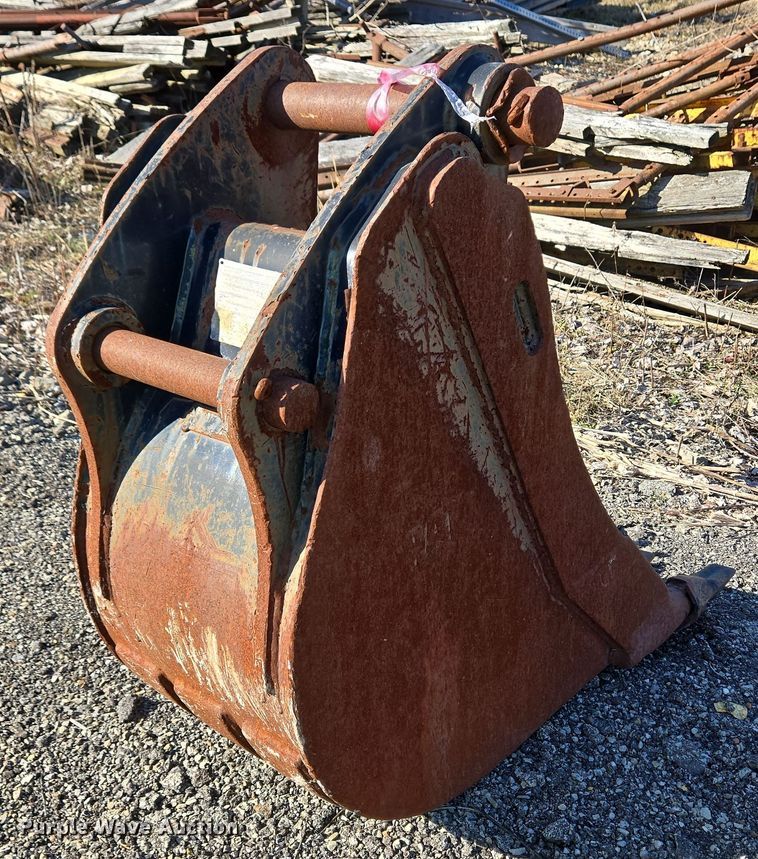 image for item EC4039 Caterpillar excavator bucket