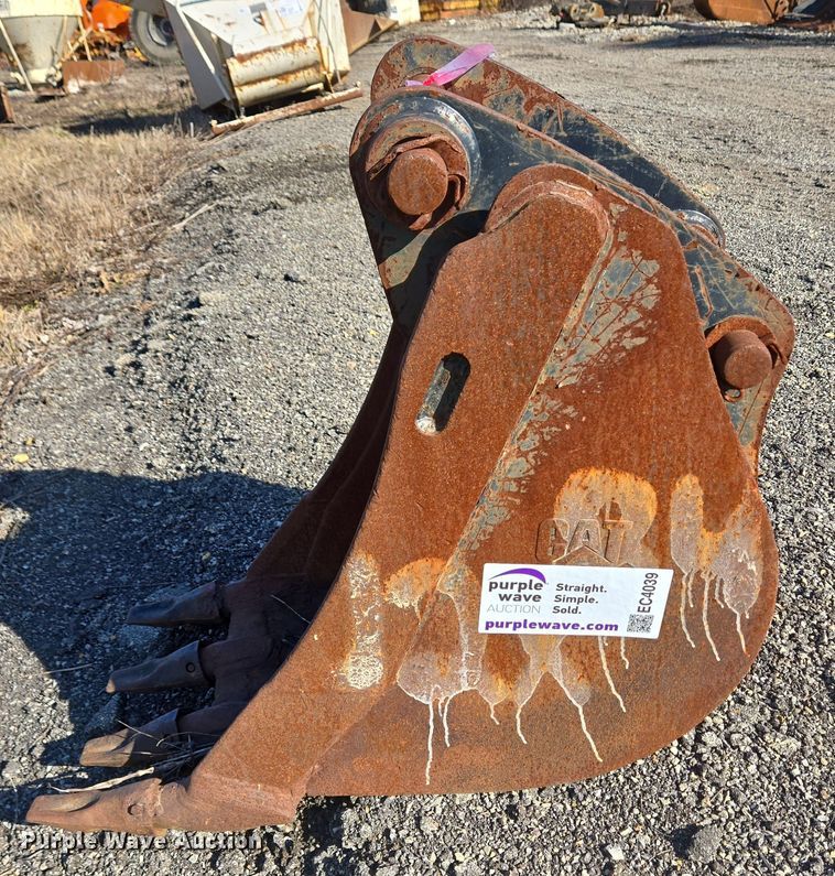 image for item EC4039 Caterpillar excavator bucket