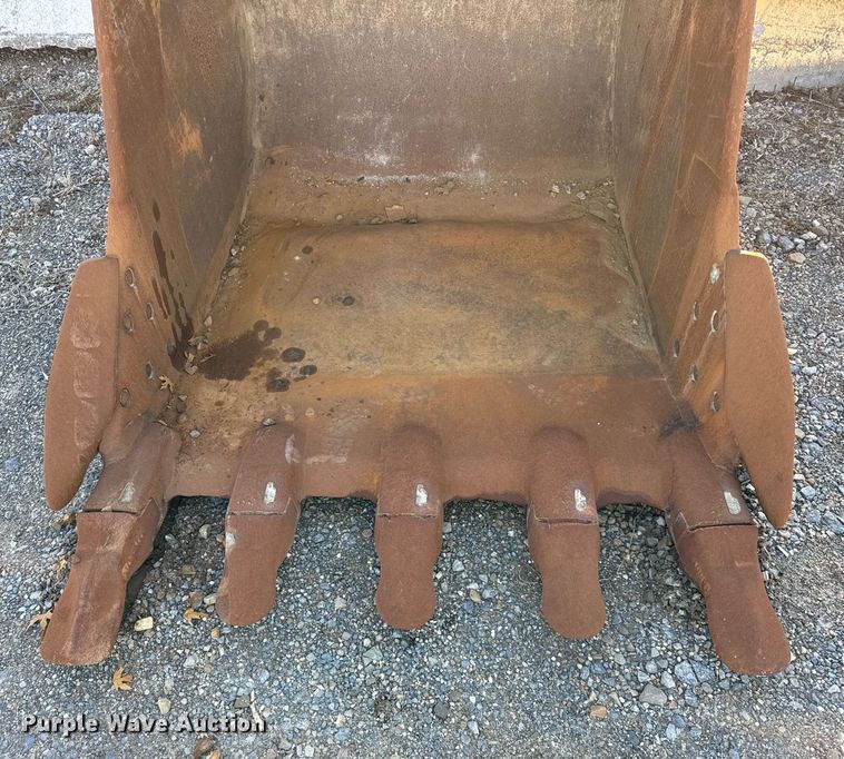image for item EC4040 Werk-Brau EX30HD48 excavator bucket