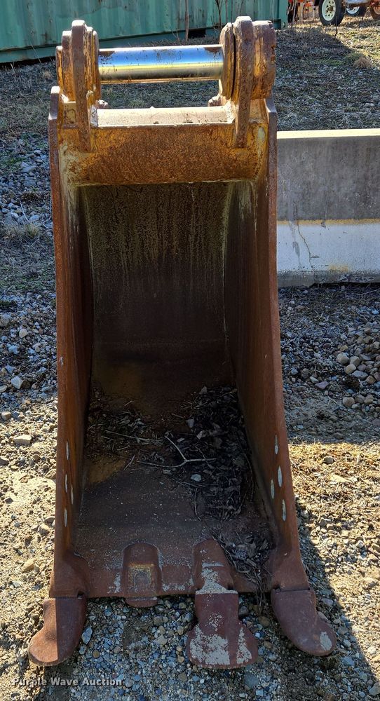 image for item EC4042 Caterpillar excavator bucket