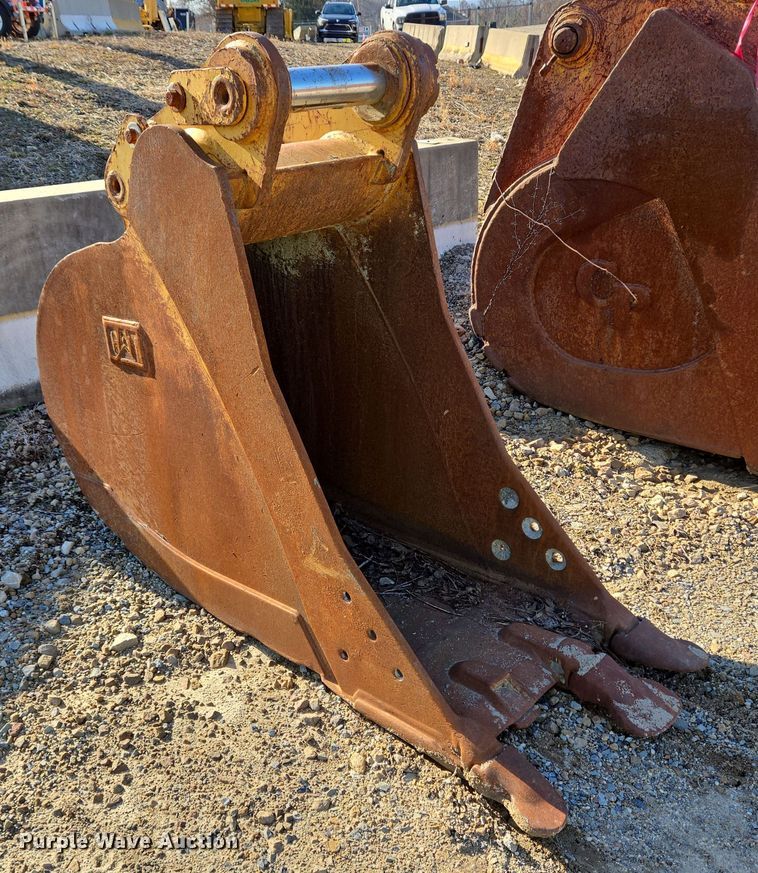 image for item EC4042 Caterpillar excavator bucket
