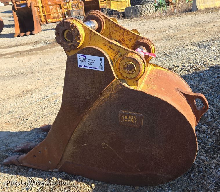 image for item EC4042 Caterpillar excavator bucket