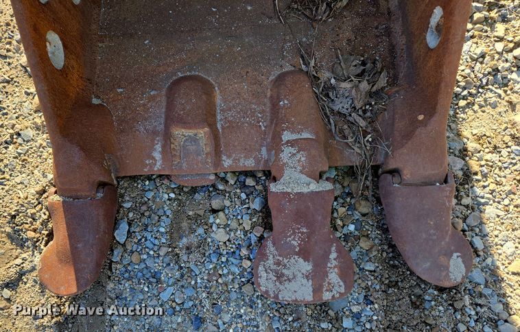 image for item EC4042 Caterpillar excavator bucket