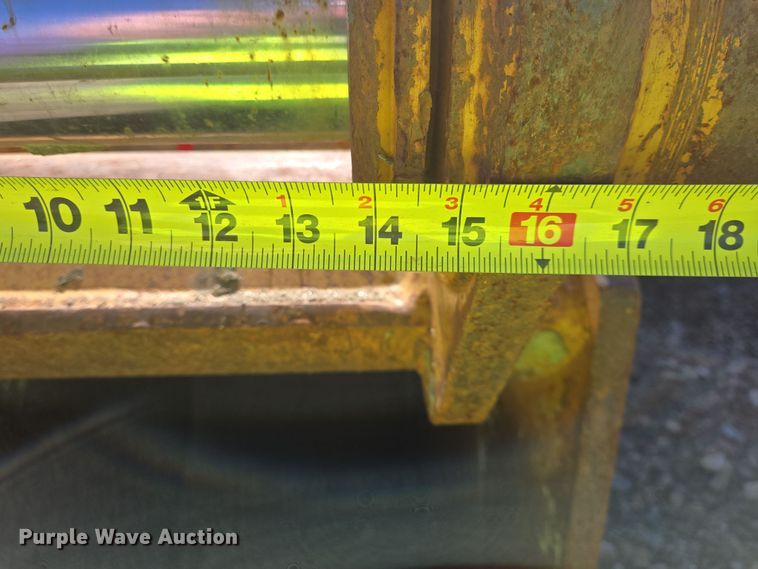 image for item EC4042 Caterpillar excavator bucket