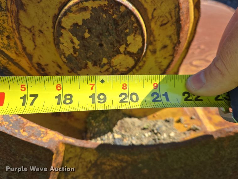 image for item EC4042 Caterpillar excavator bucket