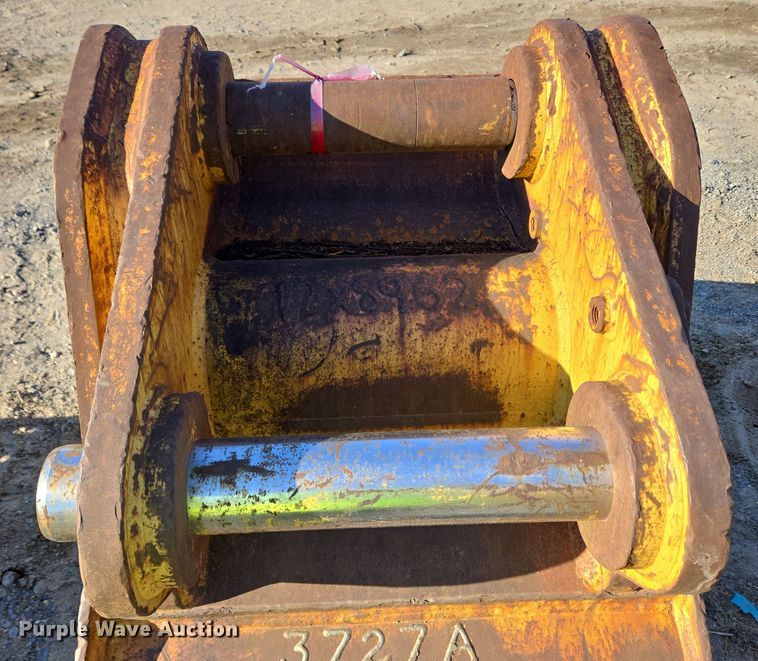 image for item EC4046 Caterpillar excavator bucket