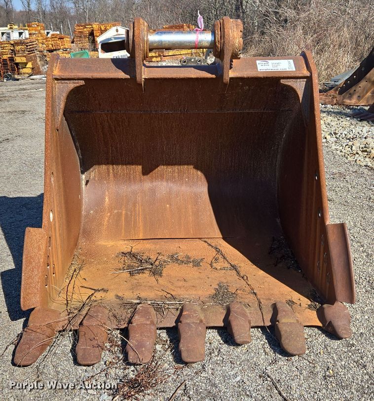image for item EC4047 Caterpillar excavator bucket
