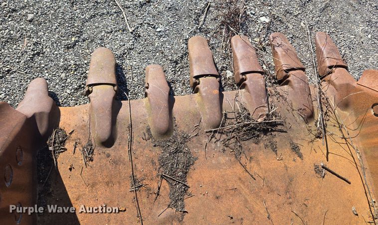 image for item EC4047 Caterpillar excavator bucket