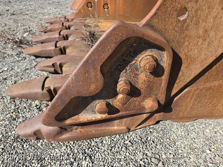 image for item EC4047 Caterpillar excavator bucket