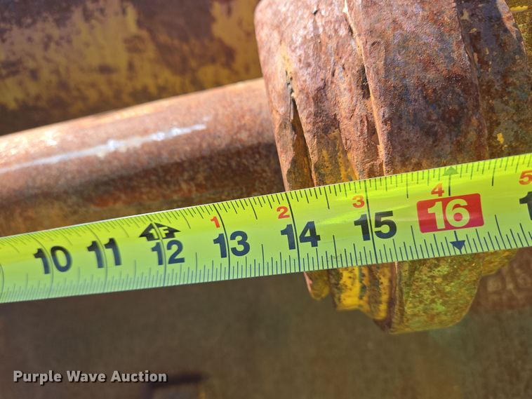 image for item EC4047 Caterpillar excavator bucket