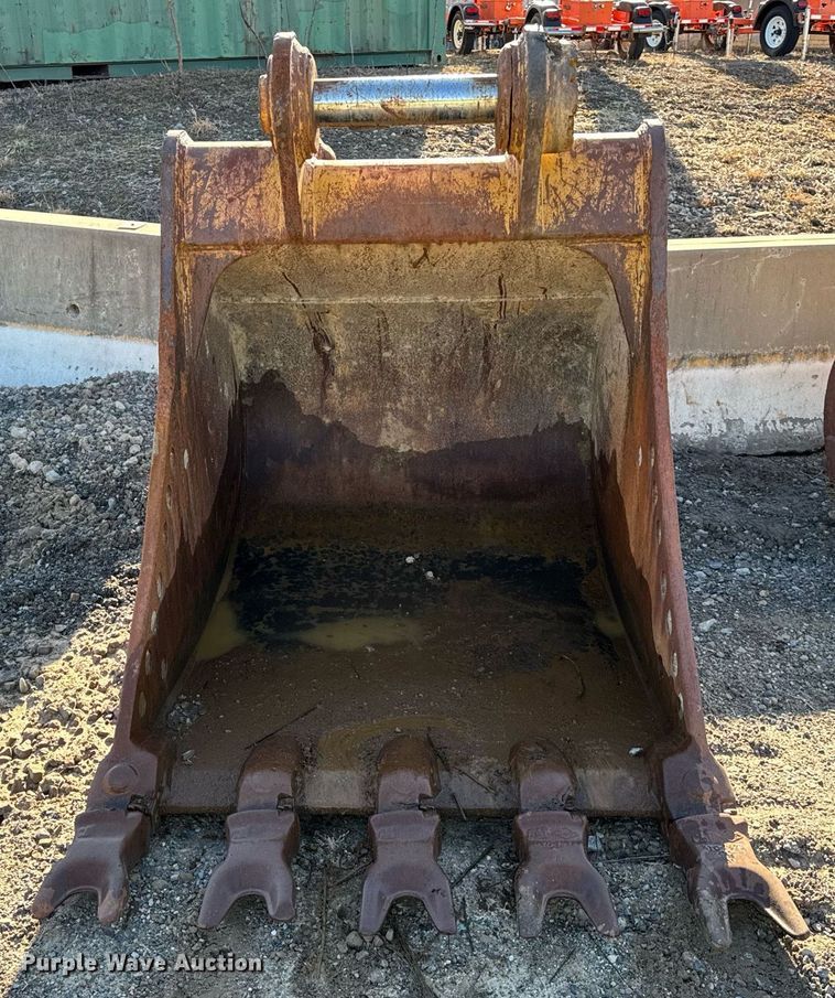 image for item EC4050 Caterpillar excavator bucket
