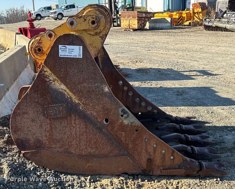 image for item EC4050 Caterpillar excavator bucket