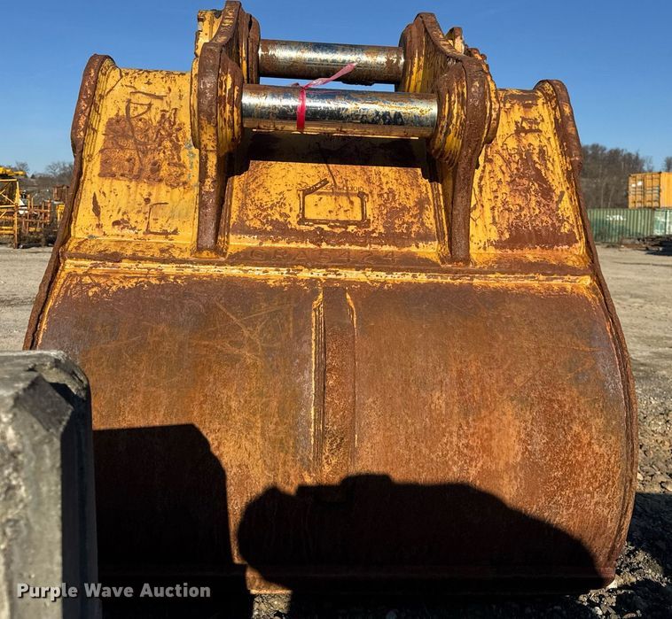 image for item EC4050 Caterpillar excavator bucket