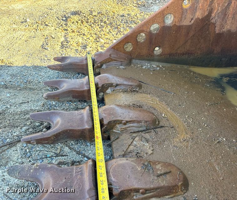 image for item EC4050 Caterpillar excavator bucket