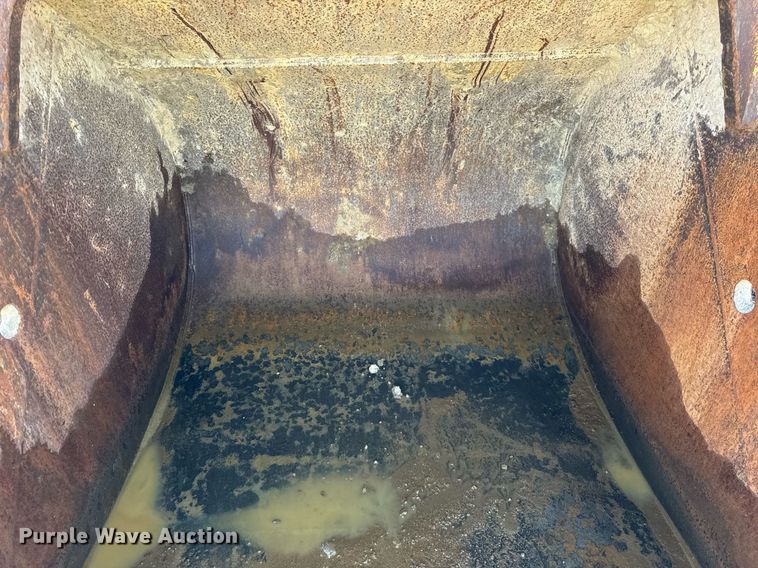 image for item EC4050 Caterpillar excavator bucket