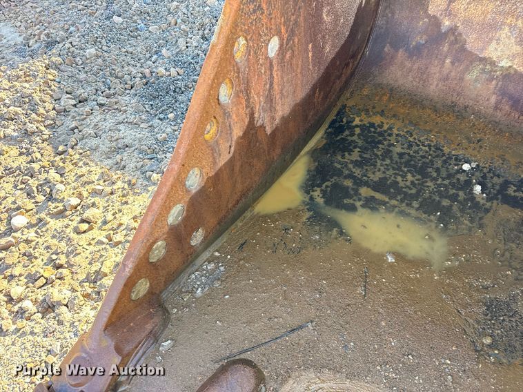 image for item EC4050 Caterpillar excavator bucket