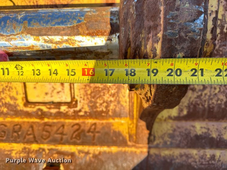 image for item EC4050 Caterpillar excavator bucket