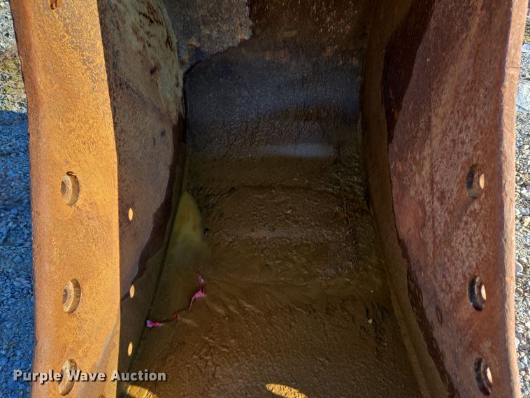 image for item EC4051 36