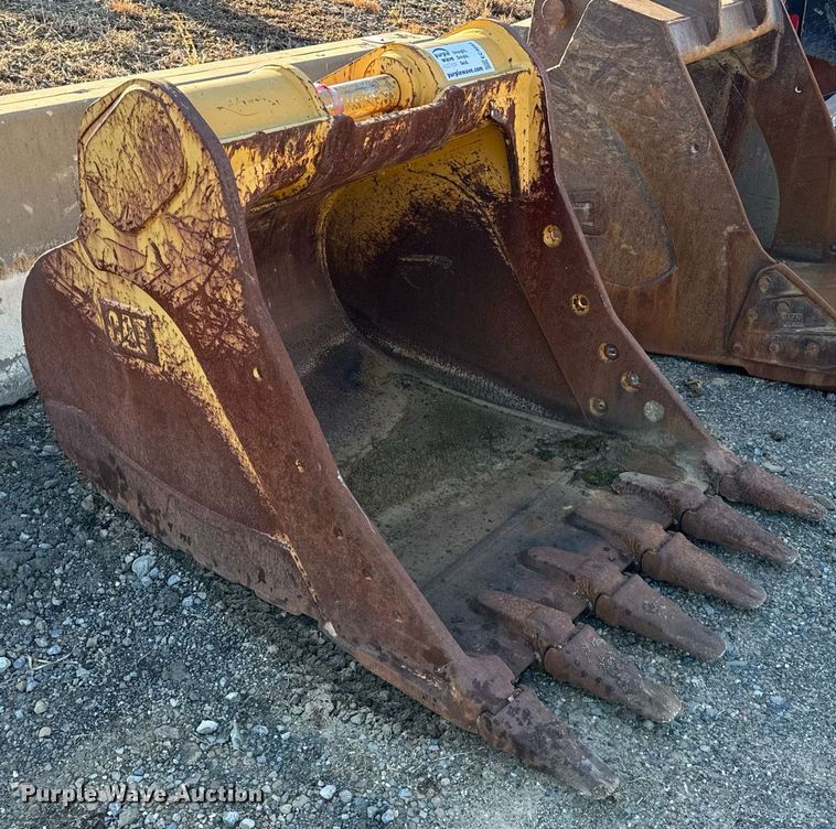 image for item EC4055 Caterpillar 320E B Linkage excavator bucket