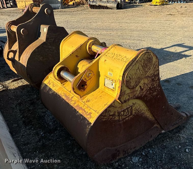 image for item EC4055 Caterpillar 320E B Linkage excavator bucket