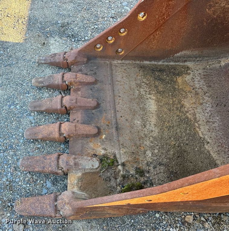 image for item EC4055 Caterpillar 320E B Linkage excavator bucket