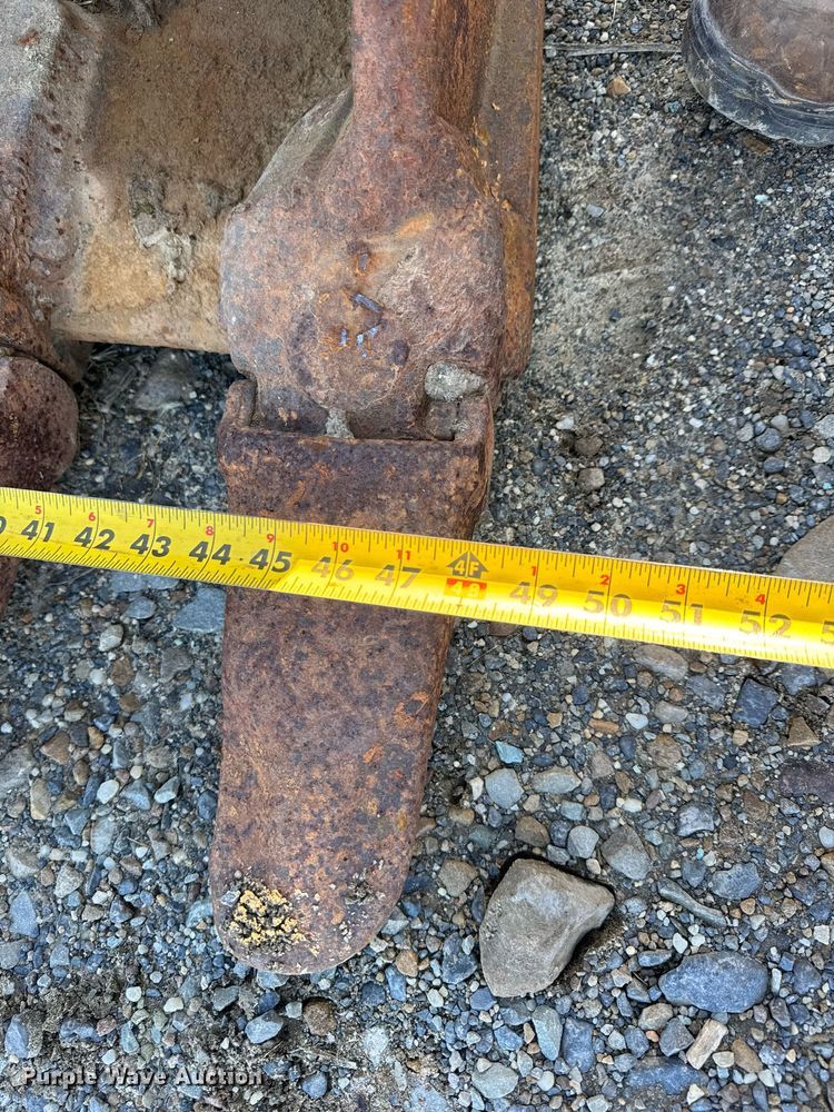 image for item EC4055 Caterpillar 320E B Linkage excavator bucket