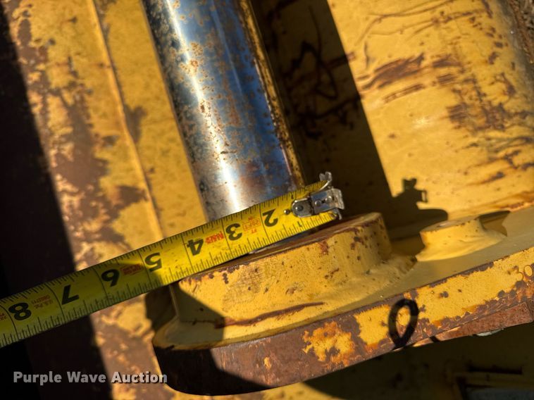 image for item EC4055 Caterpillar 320E B Linkage excavator bucket