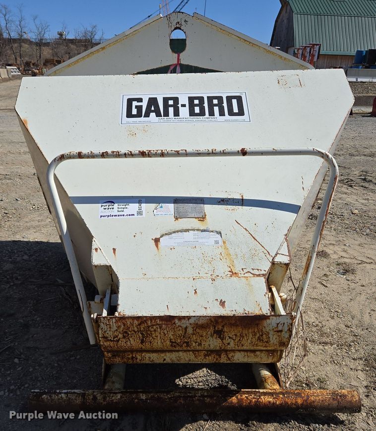image for item EC4070 GAR-BRO concrete bucket