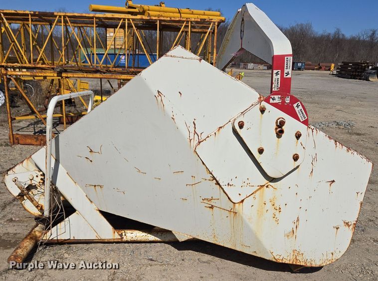 image for item EC4070 GAR-BRO concrete bucket