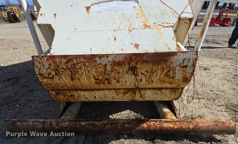 image for item EC4070 GAR-BRO concrete bucket