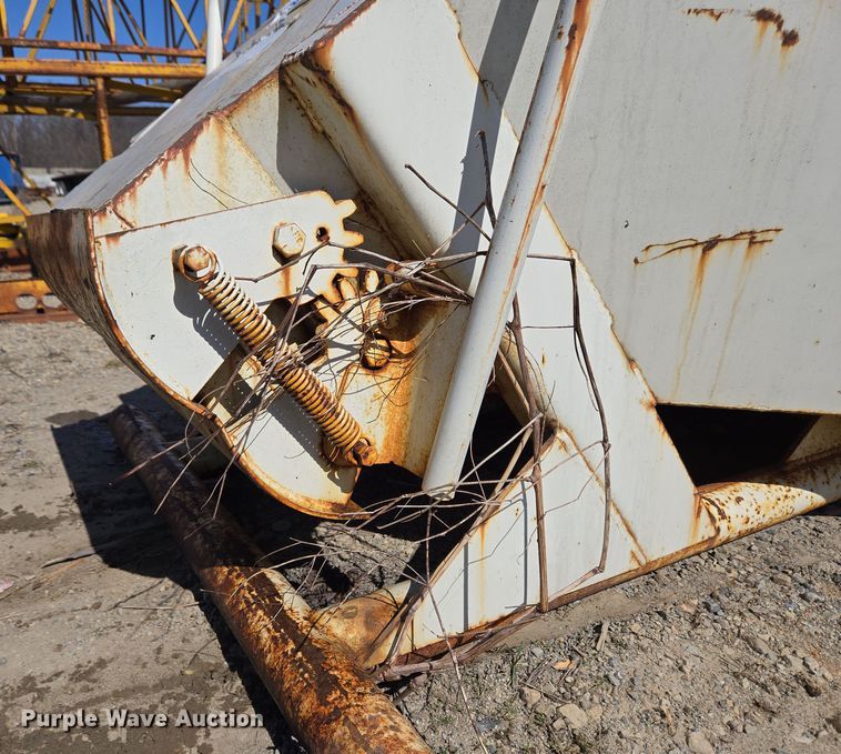 image for item EC4070 GAR-BRO concrete bucket