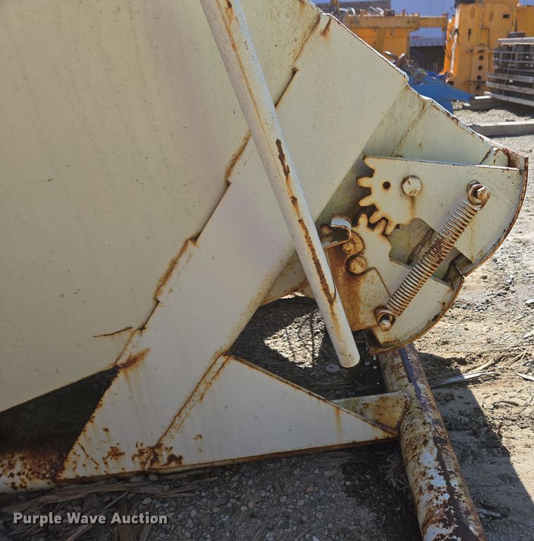 image for item EC4070 GAR-BRO concrete bucket