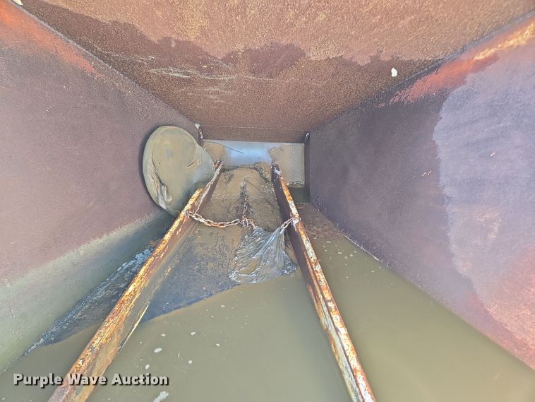 image for item EC4070 GAR-BRO concrete bucket