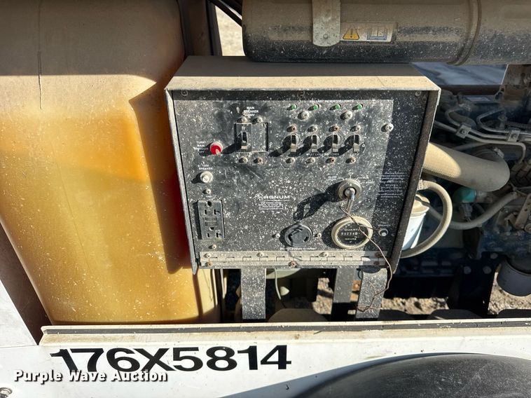 image for item EC4081 2015 Magnum MLT3060K light plant