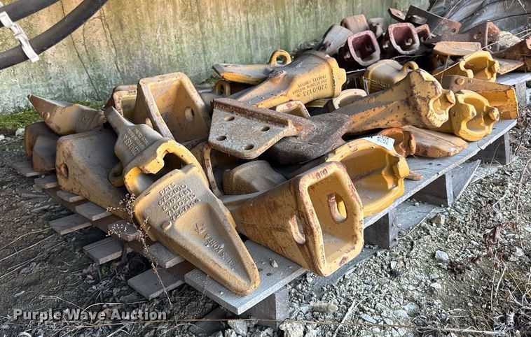 image for item EC4090 (2) pallets of Caterpillar bucket teeth