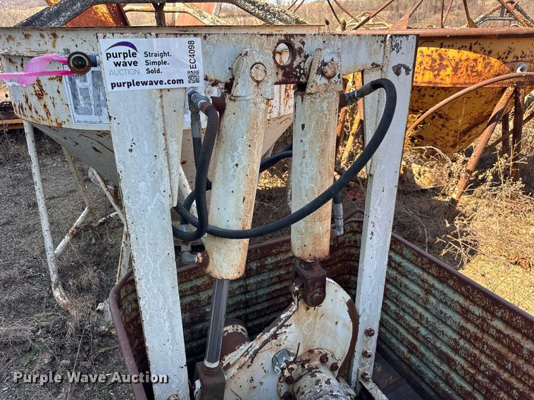 image for item EC4098 (2) Construction Forms Inc V50HYD concrete pump switches