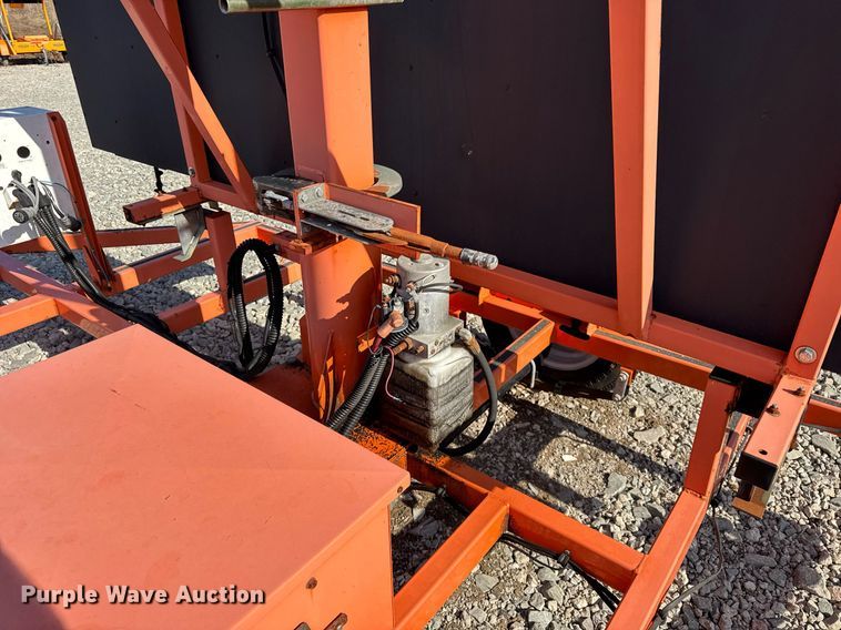 image for item EC4104 2014 Wanco WTLMB message board trailer