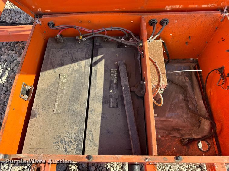 image for item EC4104 2014 Wanco WTLMB message board trailer